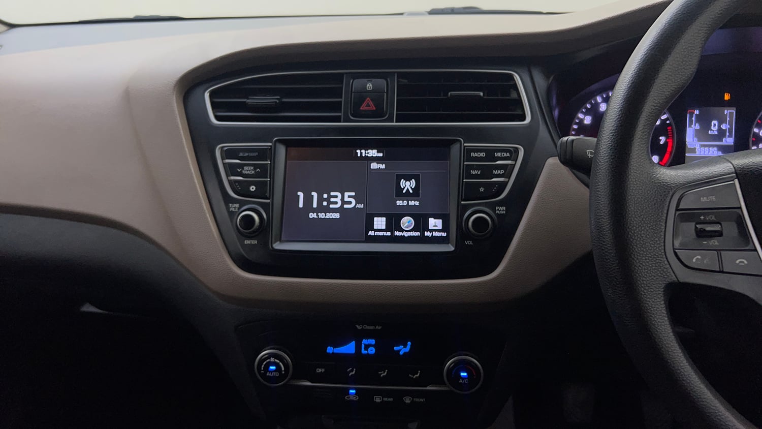 Used 2018 Hyundai Elite i20 Asta 1.2 Petrol Manual top_features Integrated (in-dash) music system