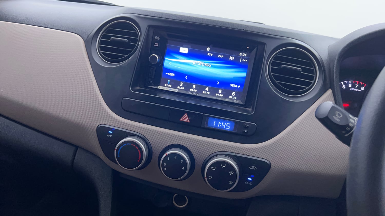 Used 2015 Hyundai Grand i10 Magna 1.2 Kappa VTVT Petrol Manual interior MUSIC SYSTEM & AC CONTROL VIEW