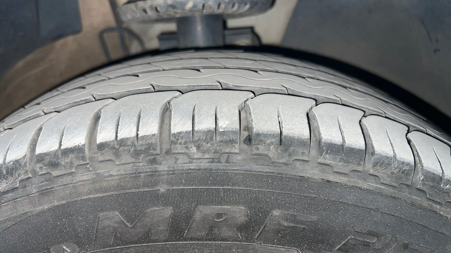Used 2022 Volkswagen Vento Highline 1.0L TSI Petrol Manual tyres RIGHT FRONT TYRE TREAD VIEW