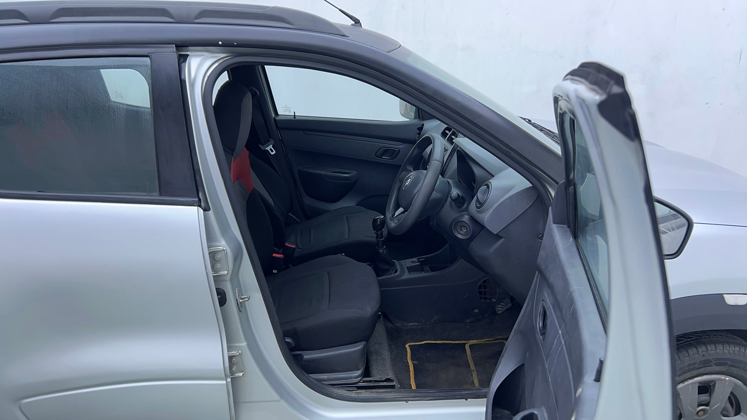 Used 2016 Renault Kwid 1.0 RXT Petrol Manual interior RIGHT SIDE FRONT DOOR CABIN VIEW