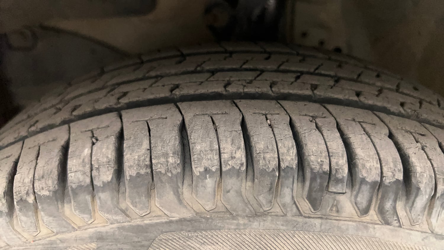 Used 2014 Honda Brio S MT Petrol Manual tyres LEFT FRONT TYRE TREAD VIEW