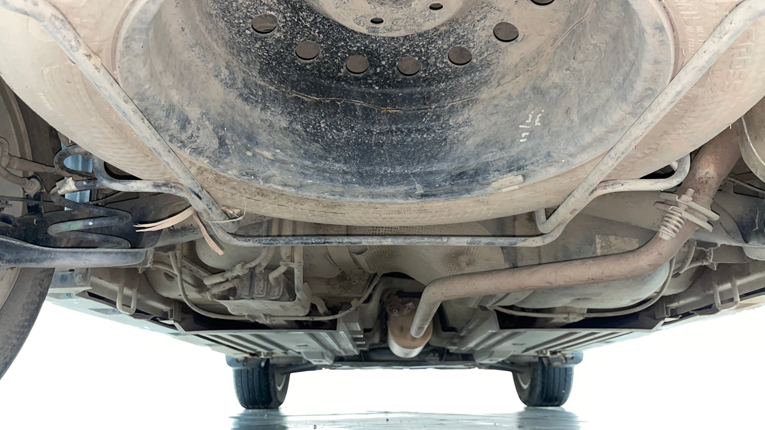 Used 2024 Maruti Suzuki Grand Vitara Zeta Plus Intelligent Hybrid eCVT Hybrid Automatic extra REAR UNDERBODY VIEW (TAKEN FROM REAR)