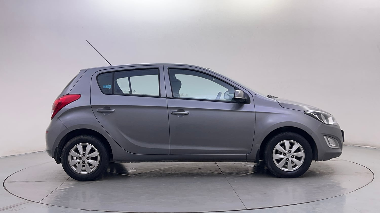 Used 2014 Hyundai i20 Sportz 1.2 Petrol Manual exterior RIGHT SIDE VIEW