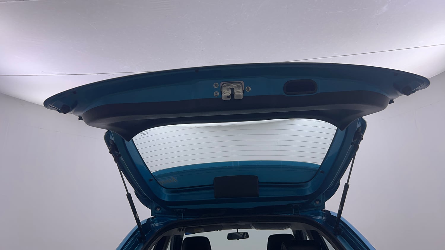 Used 2023 Maruti Suzuki Ignis Zeta 1.2 MT Petrol Manual interior DICKY DOOR OPEN VIEW