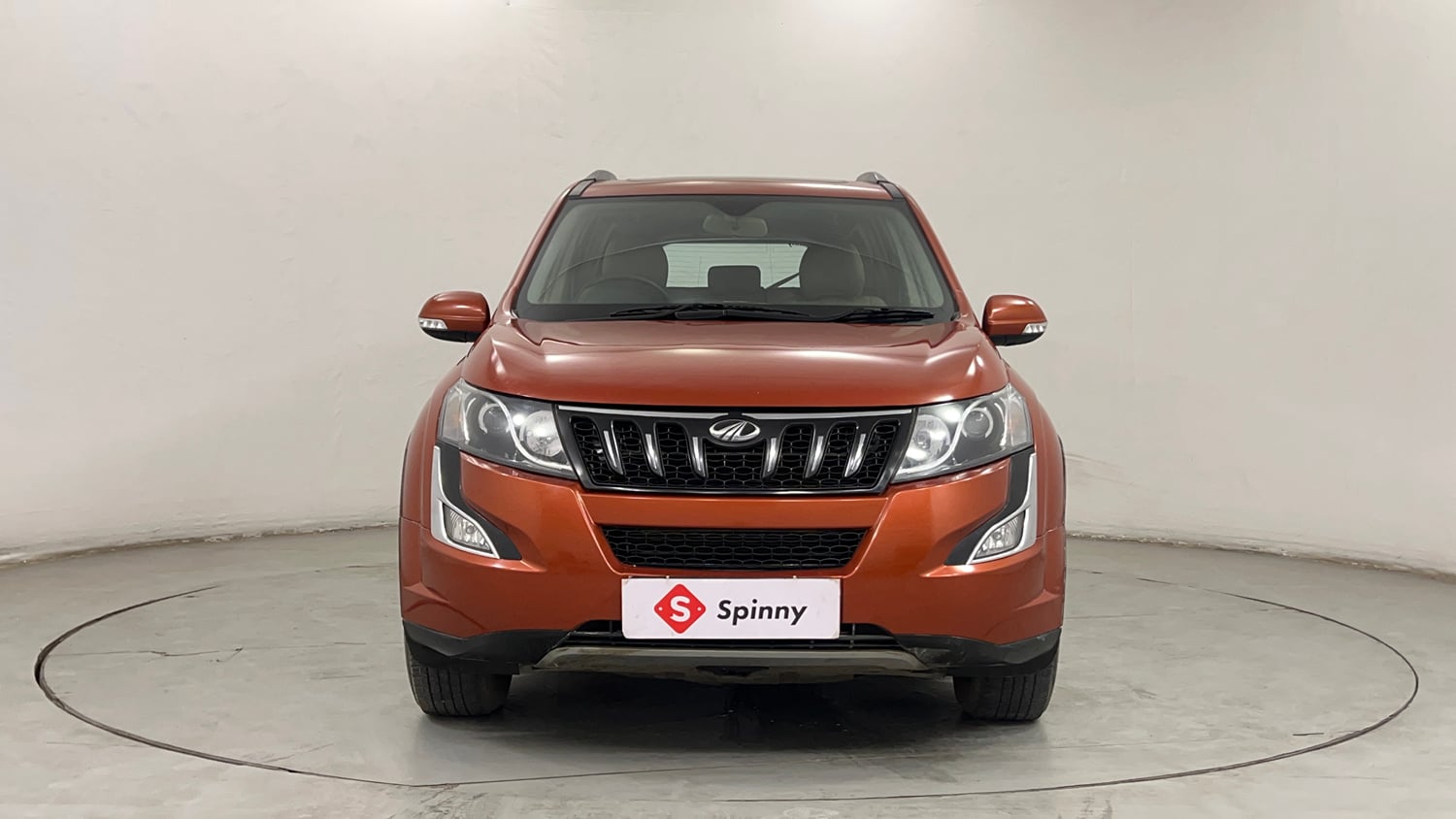 Used 2016 Mahindra XUV500 W10 AT Diesel Automatic exterior FRONT VIEW