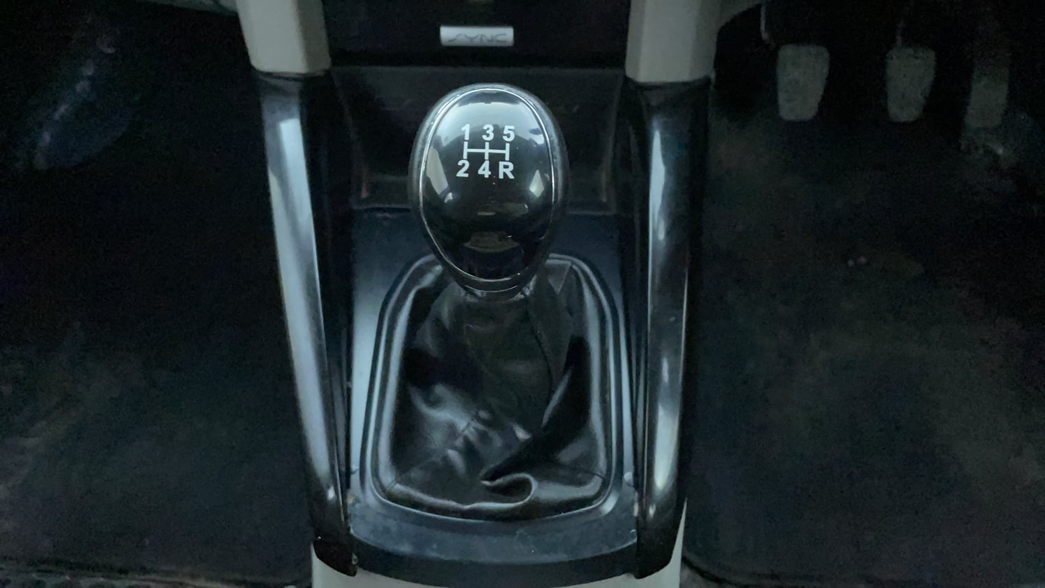 Used 2017 Ford EcoSport Titanium 1.5L TDCi Diesel Manual interior GEAR  KNOB VIEW