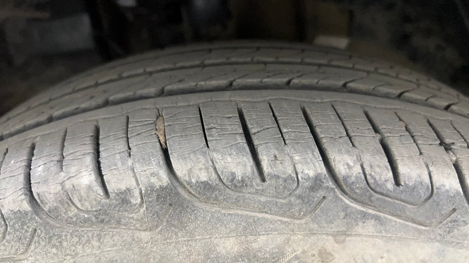 Used 2021 Tata Tiago XT Petrol Manual tyres LEFT FRONT TYRE TREAD VIEW