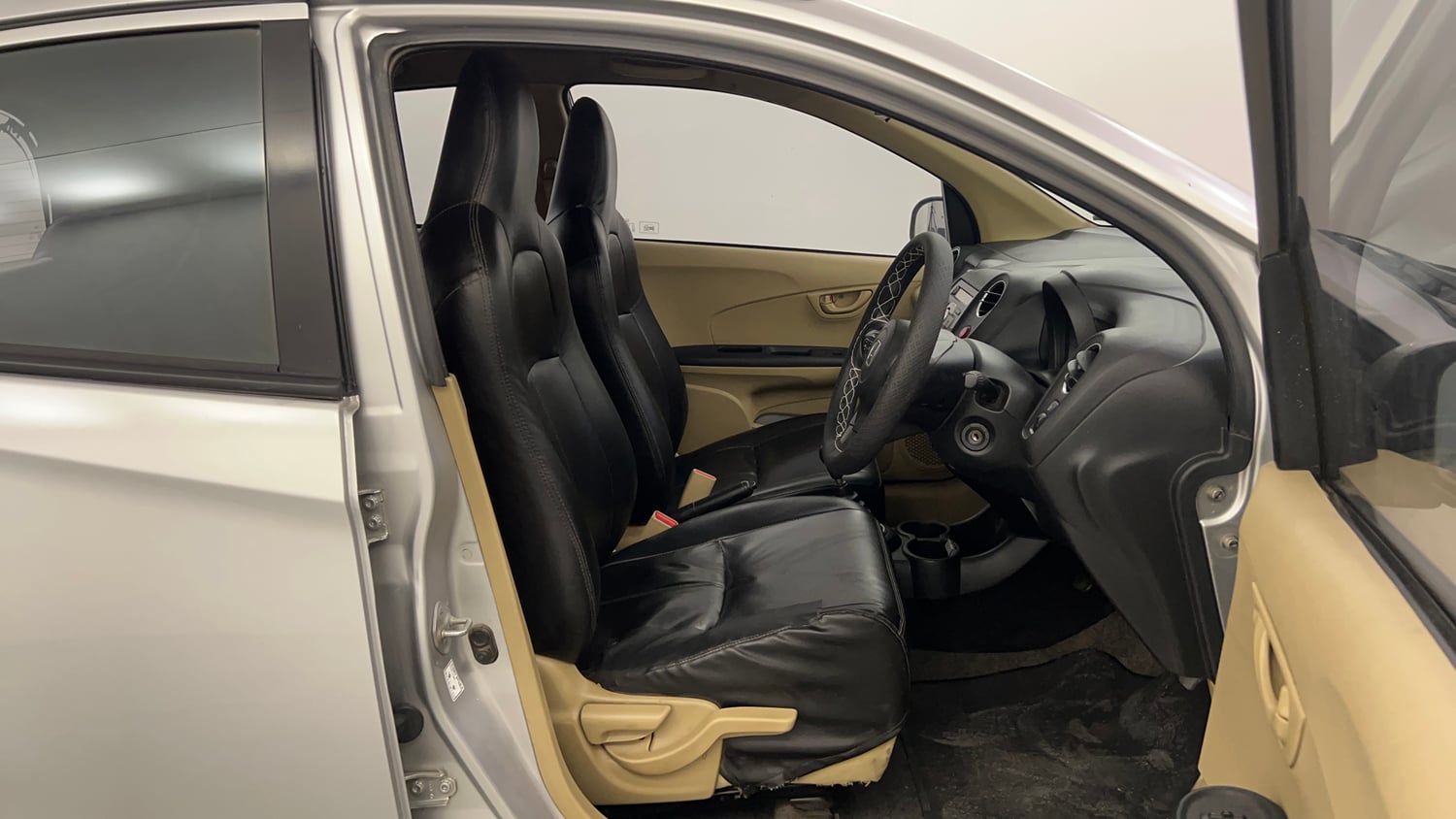 Used 2014 Honda Brio S MT Petrol Manual interior RIGHT SIDE FRONT DOOR CABIN VIEW