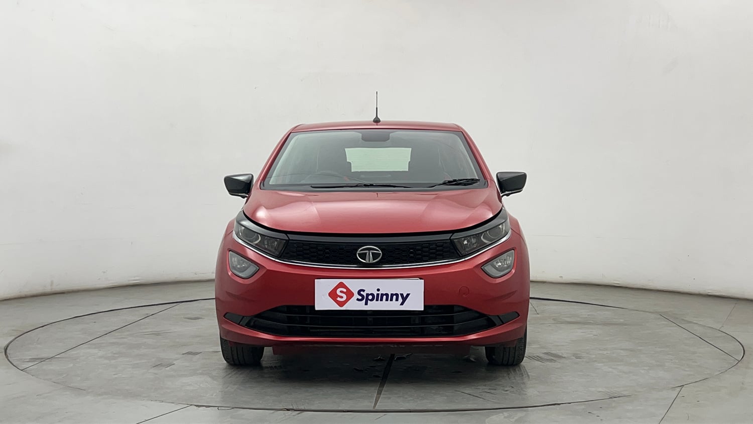 Used 2022 Tata Altroz XZA Petrol Petrol Automatic exterior FRONT VIEW