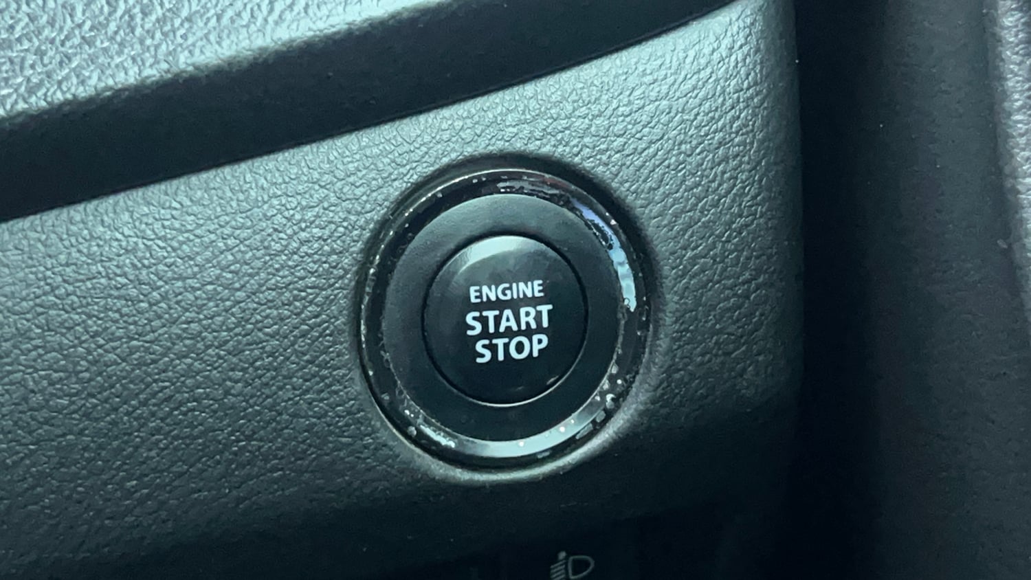 Used 2017 Maruti Suzuki Baleno Zeta 1.2 AT Petrol Automatic top_features Keyless start