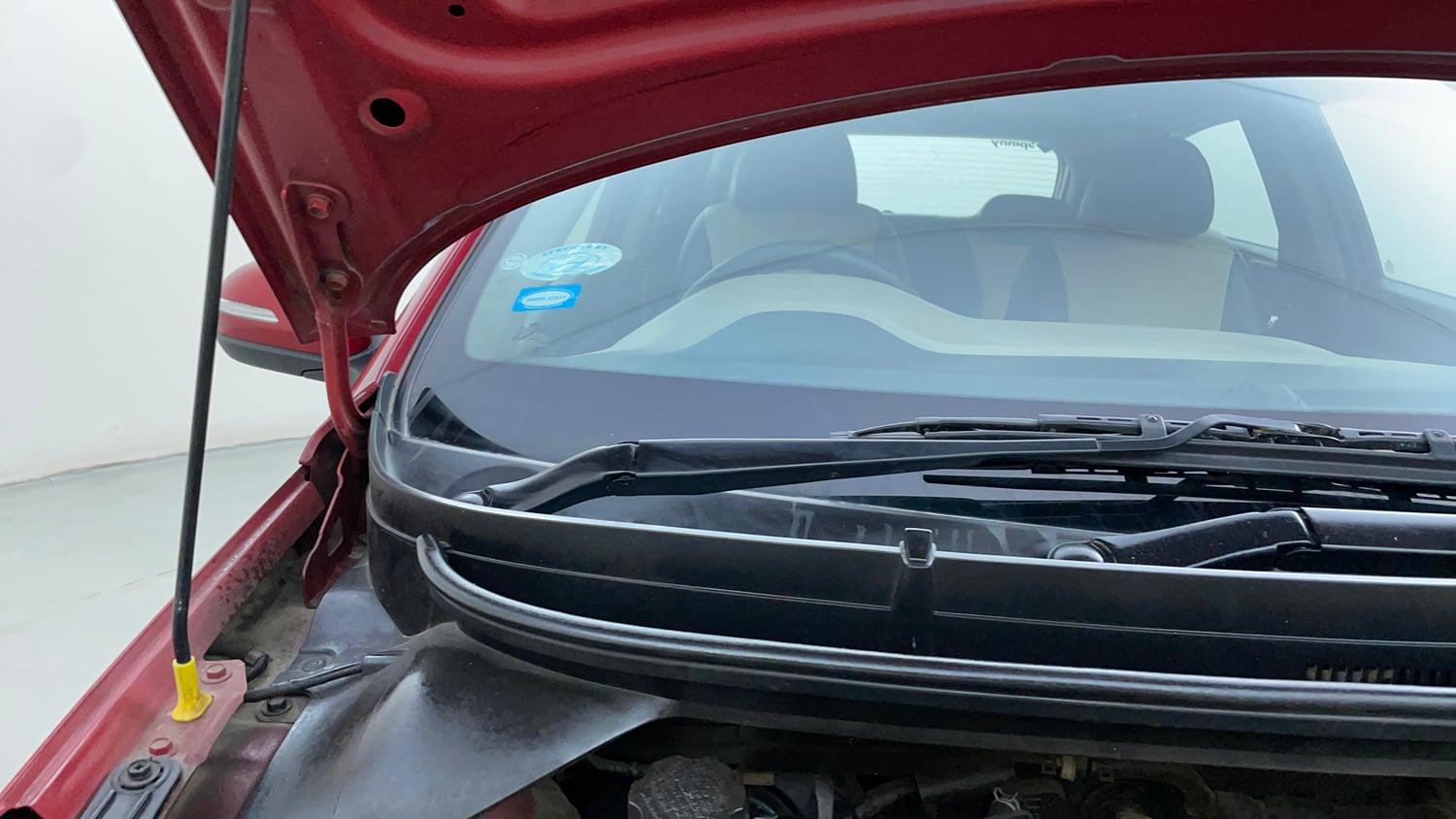 Used 2016 Hyundai Elite i20 Sportz 1.2 Petrol Manual engine ENGINE RIGHT SIDE HINGE & APRON VIEW