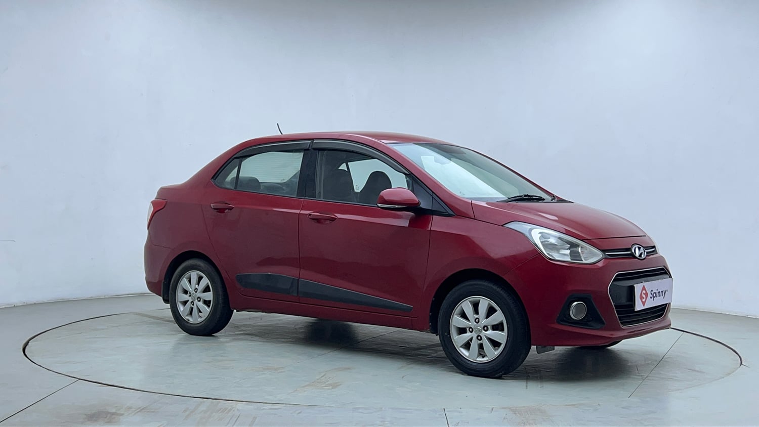 Used 2015 Hyundai Xcent SX 1.2 Petrol Manual exterior RIGHT FRONT CORNER VIEW