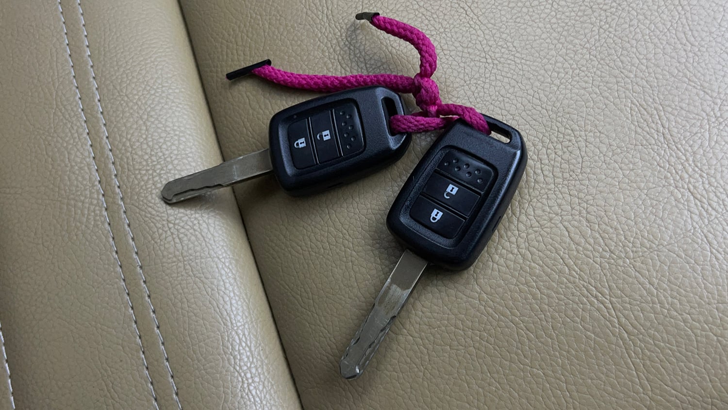 Used 2017 Honda City V Petrol Manual extra CAR KEY VIEW