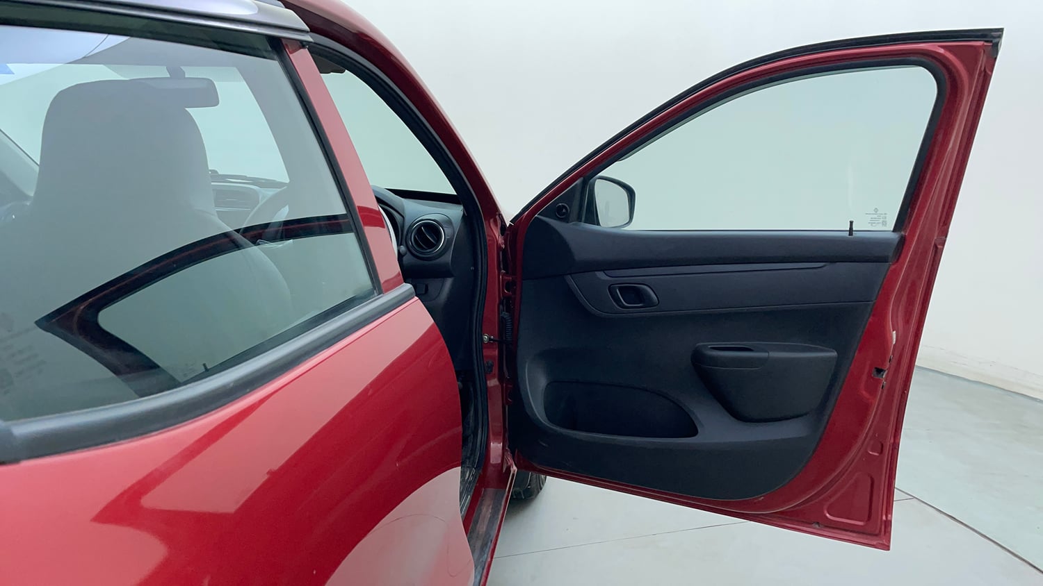 Used 2024 Renault Kwid RXL(O) 1.0 Petrol Manual interior RIGHT FRONT DOOR OPEN VIEW