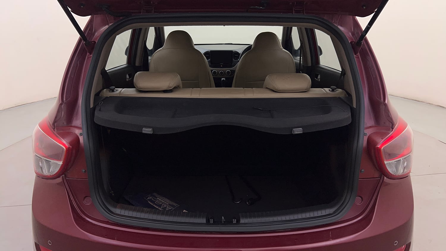 Used 2016 Hyundai Grand i10 Asta AT 1.2 Kappa VTVT (O) Petrol Automatic interior DICKY INSIDE VIEW