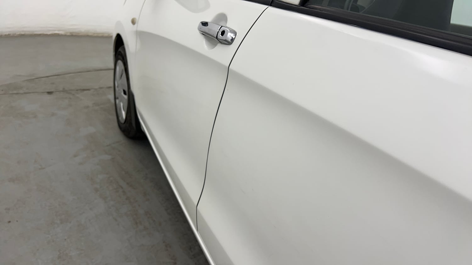 Used 2015 Maruti Suzuki Celerio VXi AMT Petrol Automatic dents MINOR SCRATCH