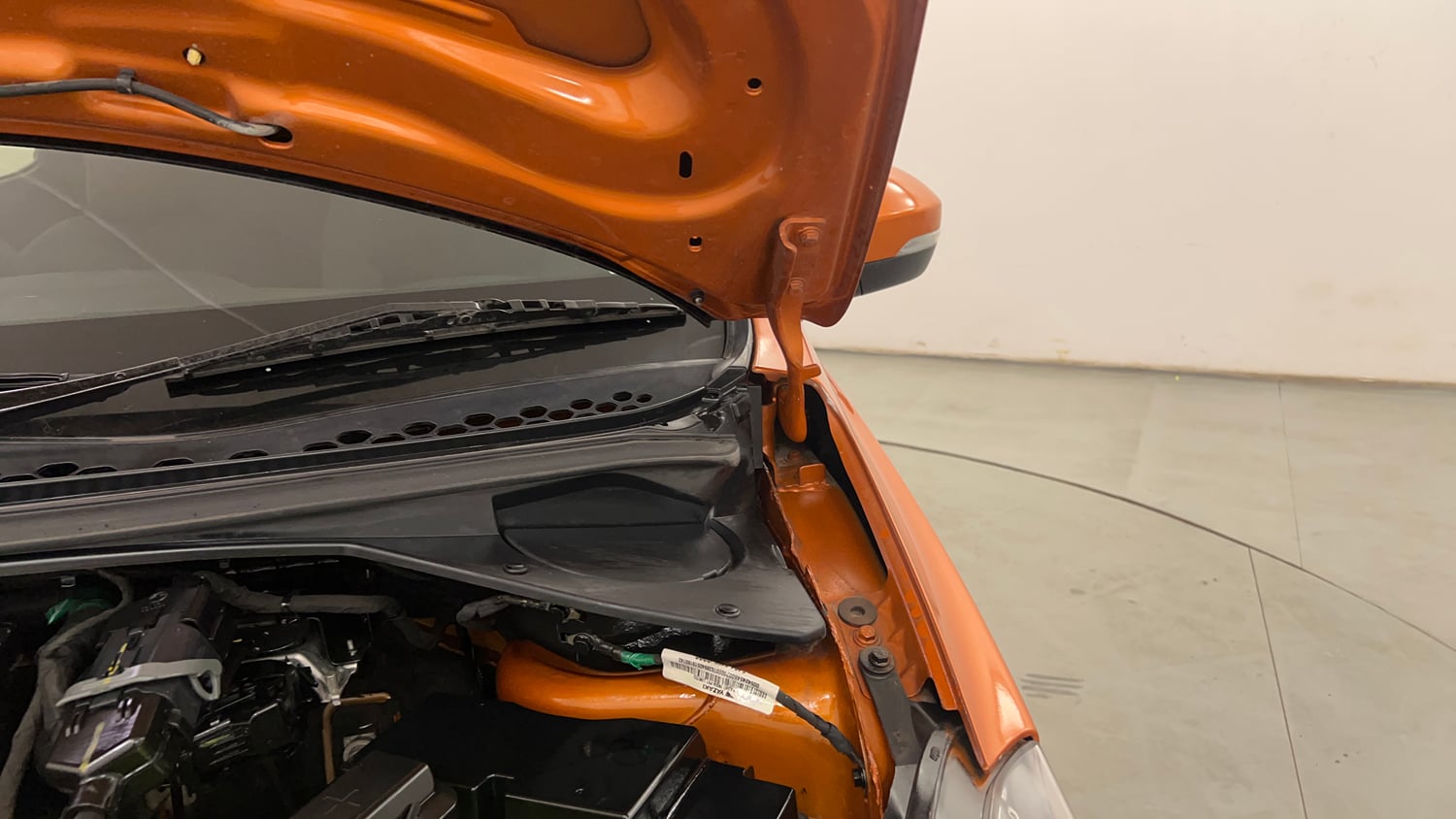 Used 2019 Tata Tiago Revotron XZA Plus Petrol Automatic engine ENGINE LEFT SIDE HINGE & APRON VIEW