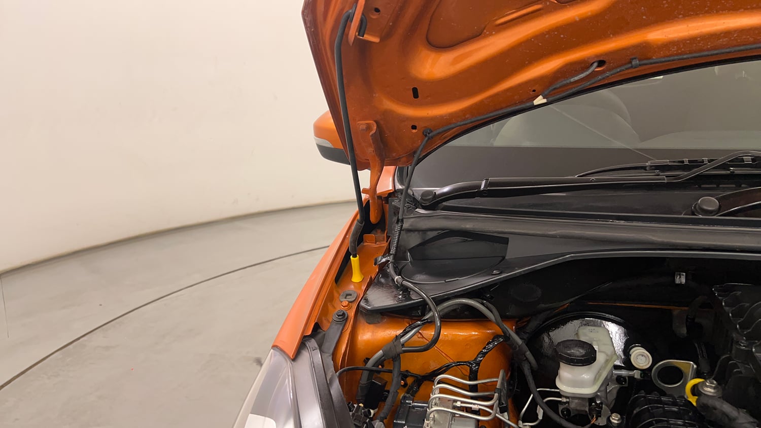 Used 2019 Tata Tiago Revotron XZA Plus Petrol Automatic engine ENGINE RIGHT SIDE HINGE & APRON VIEW