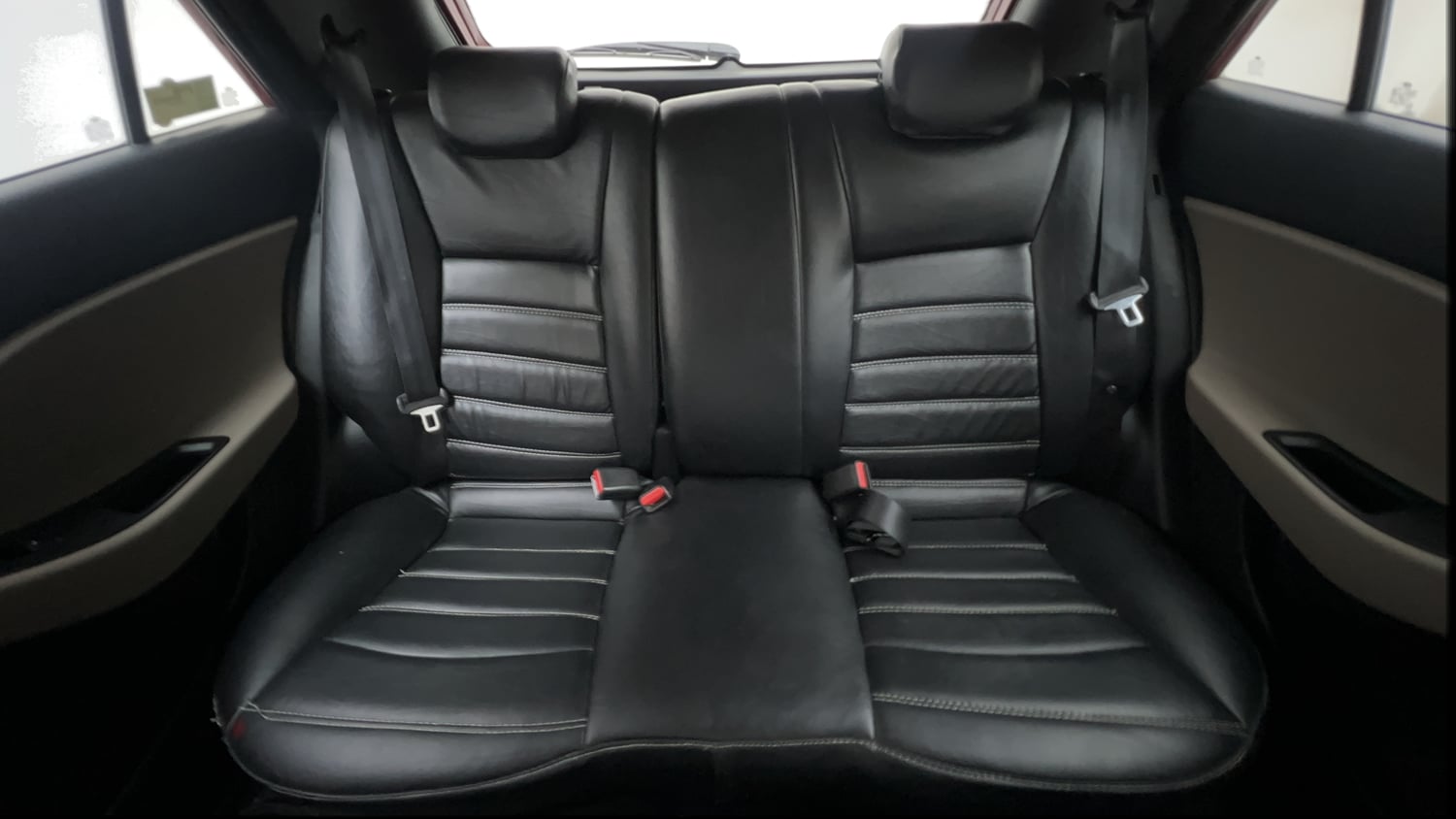 Used 2015 Hyundai Elite i20 Asta 1.2 Petrol Manual interior REAR SEAT CONDITION VIEW