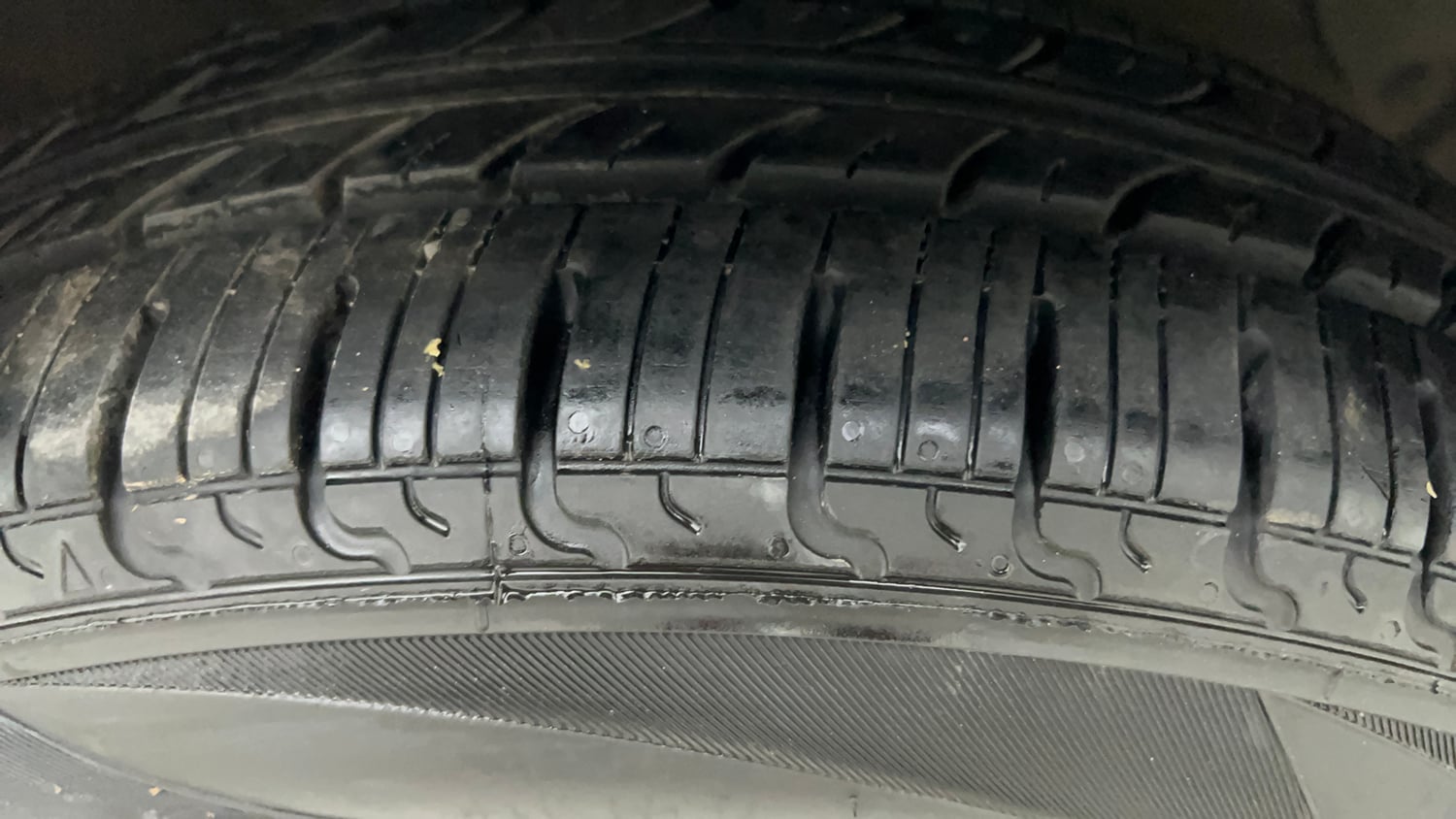 Used 2014 Hyundai Xcent Base 1.2 Petrol Manual tyres RIGHT FRONT TYRE TREAD VIEW