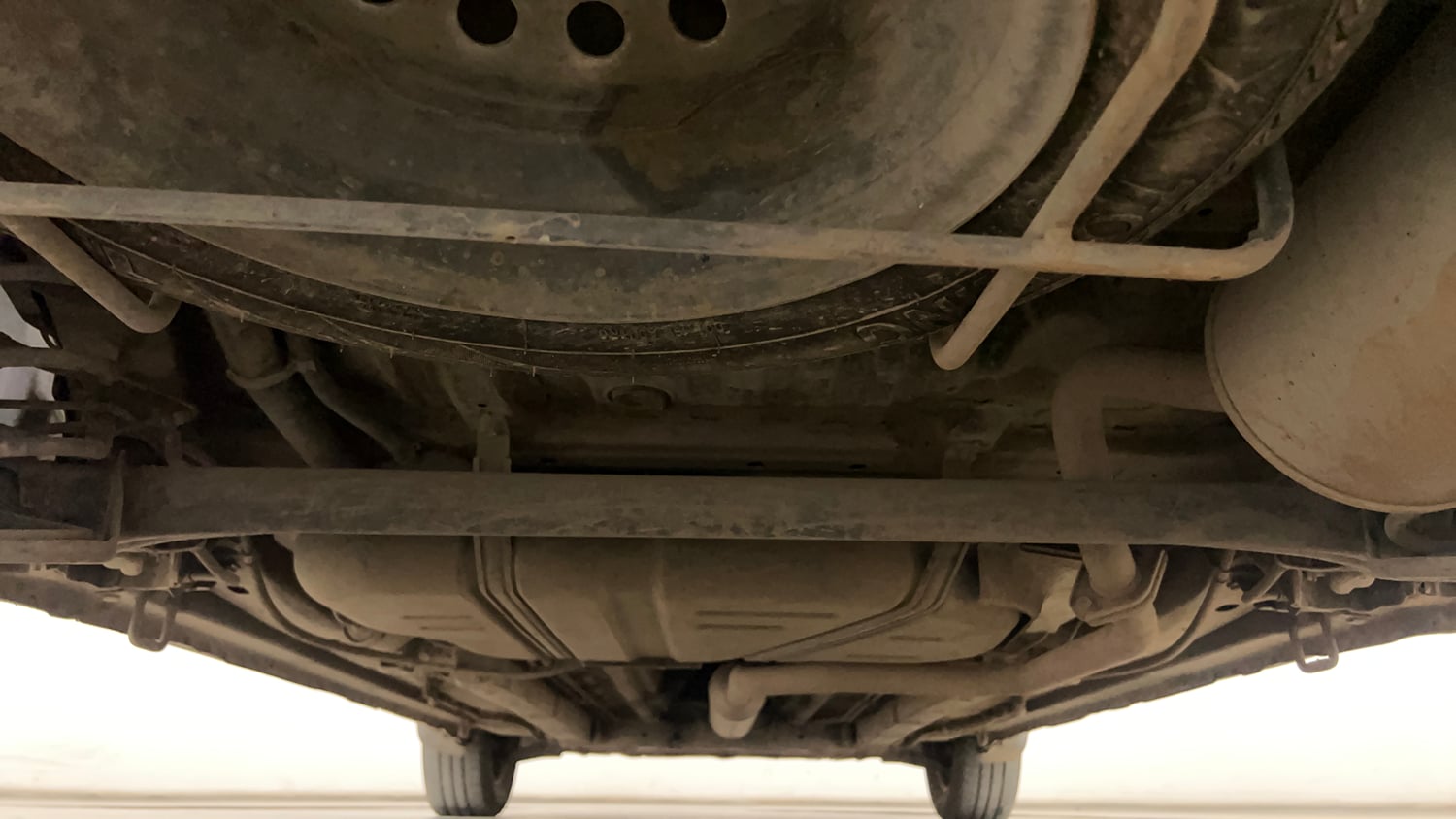 Used 2013 Maruti Suzuki Ertiga Vxi Petrol Manual extra REAR UNDERBODY VIEW (TAKEN FROM REAR)