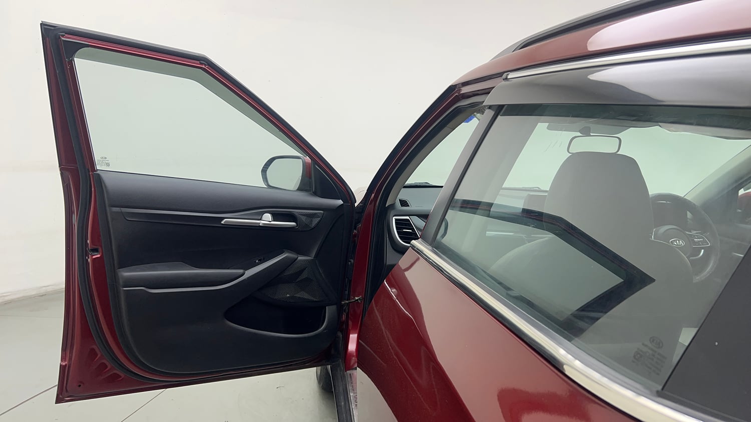 Used 2020 Kia Seltos HTK Plus 1.5 Petrol Manual interior LEFT FRONT DOOR OPEN VIEW