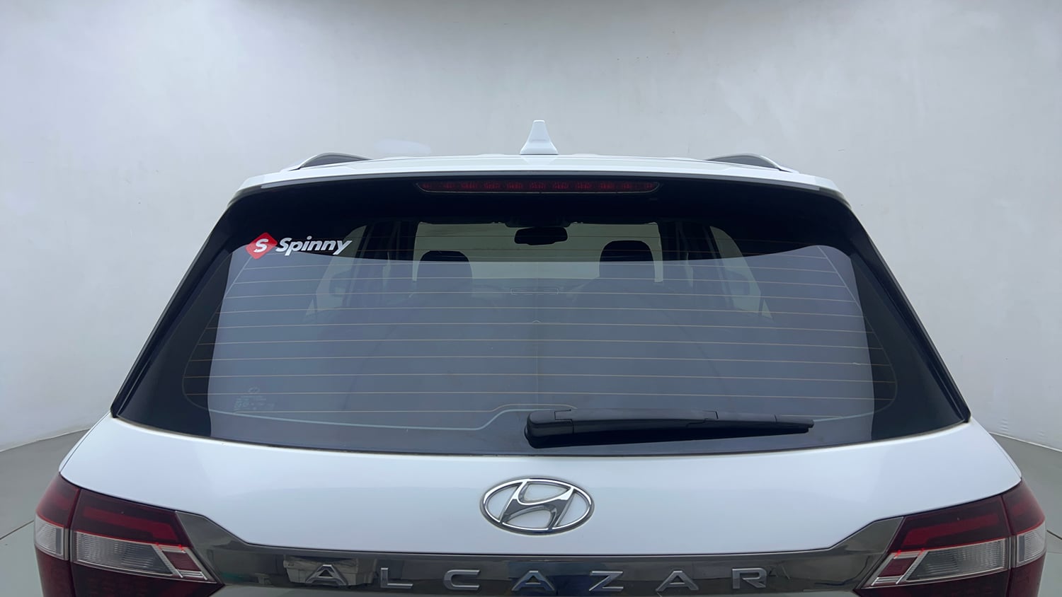 Used 2022 Hyundai Alcazar Signature (O) 6 STR 1.5 Diesel AT Diesel Automatic exterior BACK WINDSHIELD VIEW