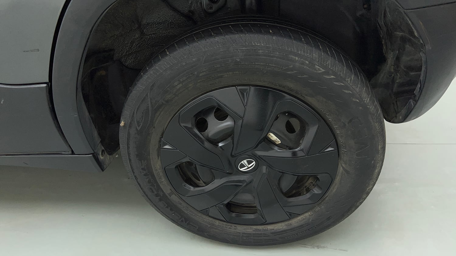 Used 2023 Tata Punch Adventure Rhythm iCNG Cng Manual tyres LEFT REAR TYRE RIM VIEW