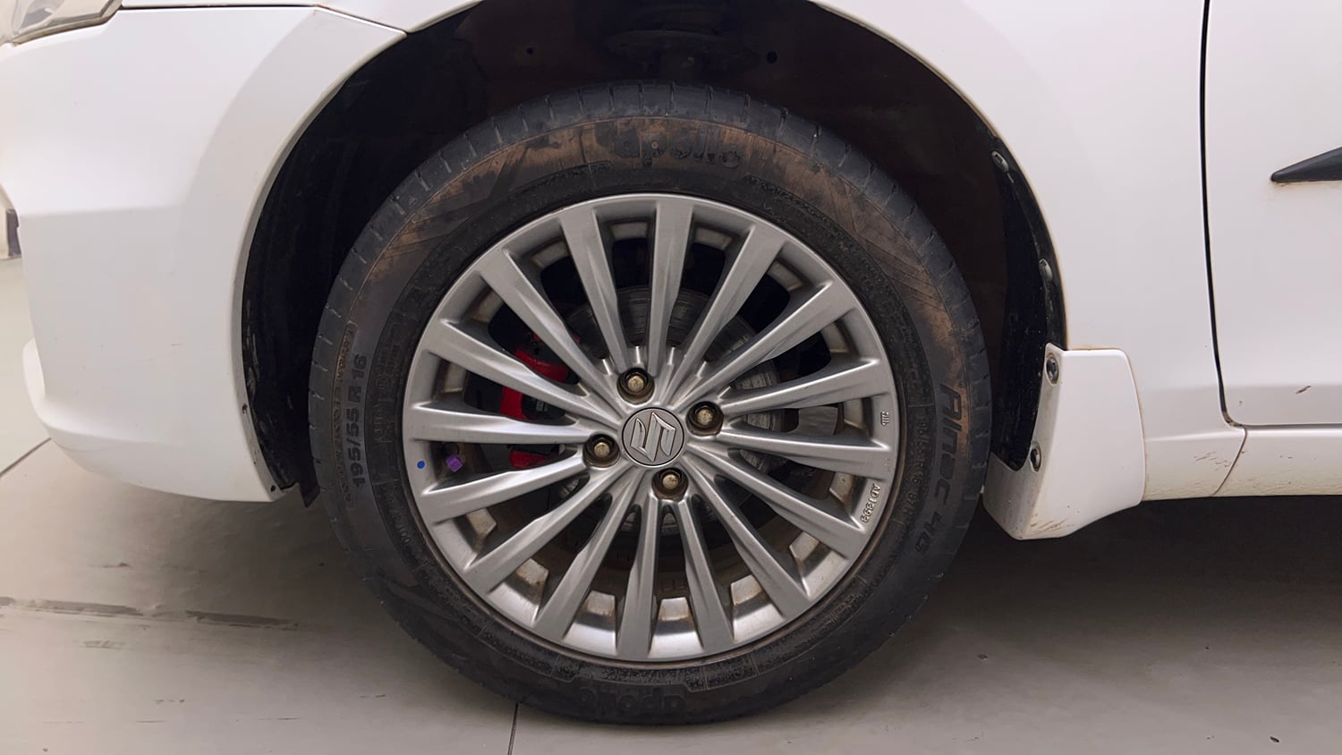 Used 2016 Maruti Suzuki Ciaz ZXI+ Petrol Manual tyres LEFT FRONT TYRE RIM VIEW
