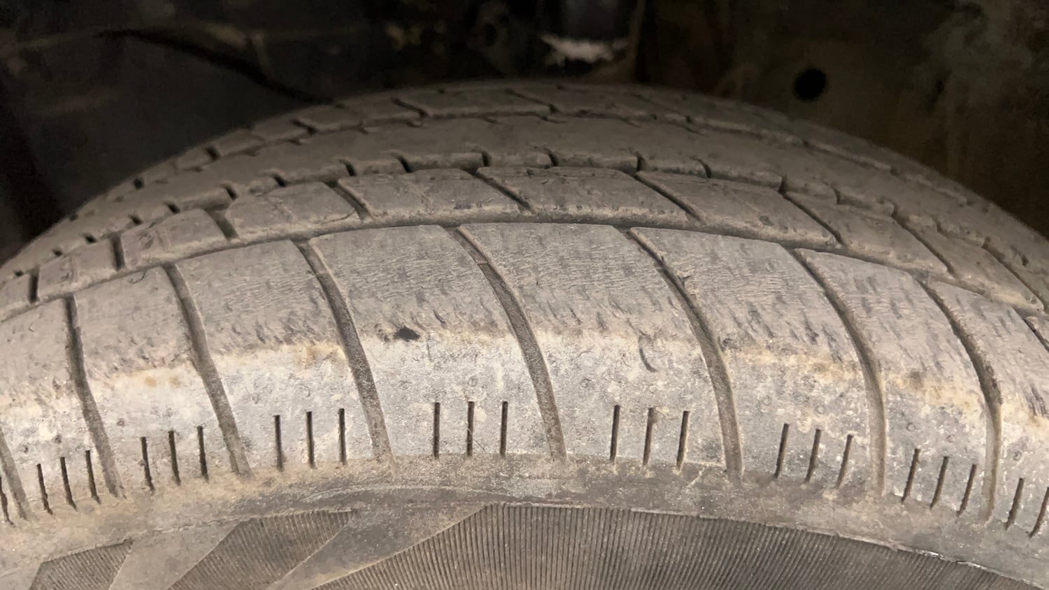 Used 2022 Honda Amaze S CVT 1.2 Petrol Petrol Automatic tyres LEFT FRONT TYRE TREAD VIEW