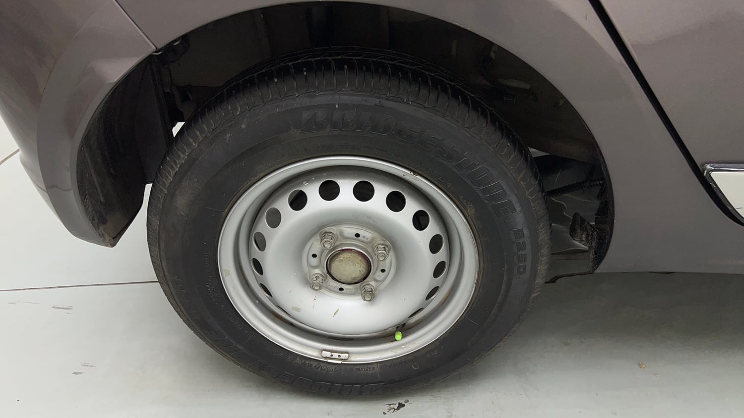 Used 2019 Tata Tiago Revotron XE Petrol Manual tyres RIGHT REAR TYRE RIM VIEW