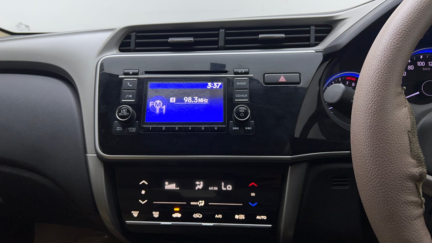 Used 2017 Honda City V Petrol Manual top_features Integrated (in-dash) music system