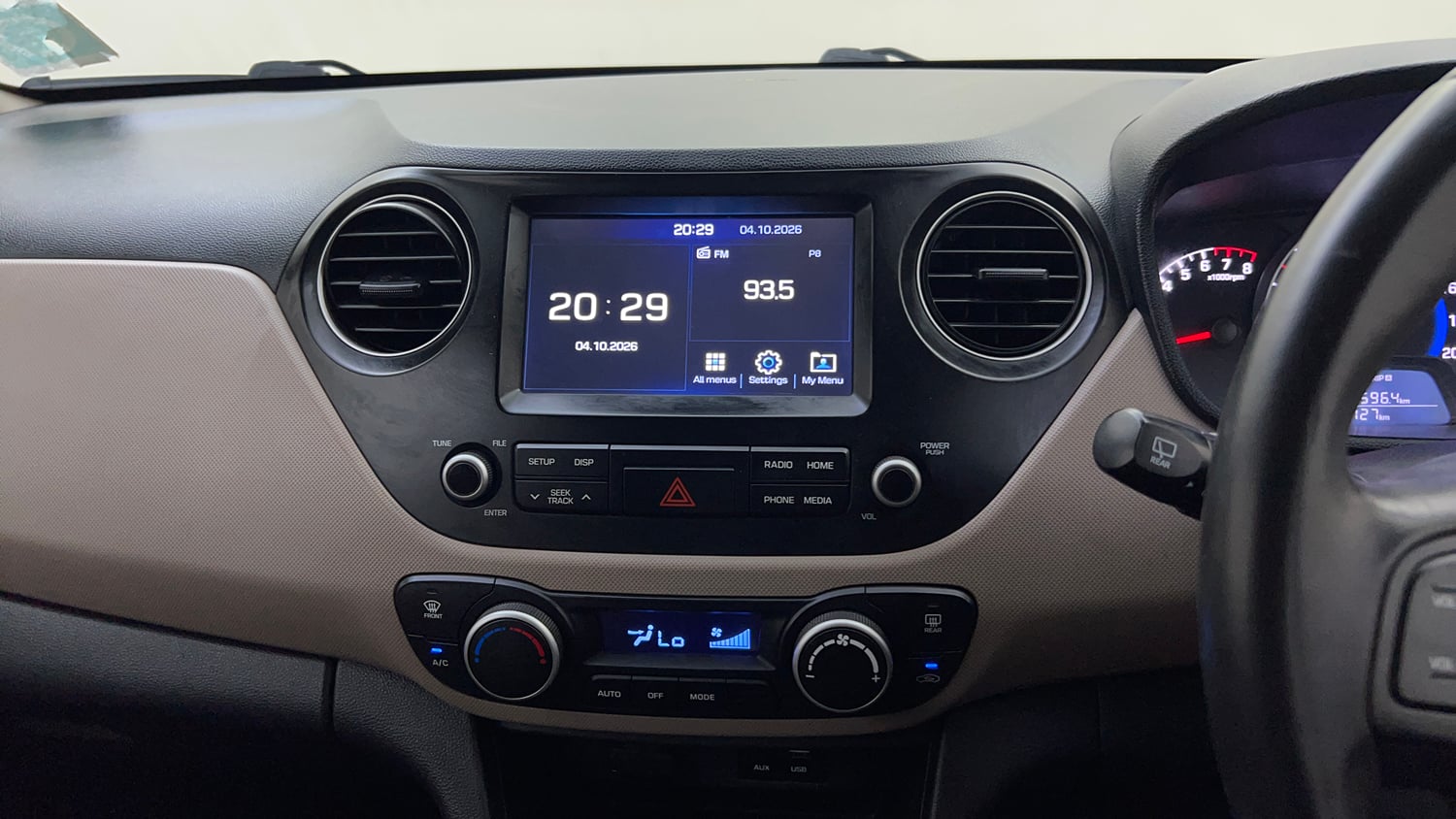 Used 2019 Hyundai Grand i10 Asta 1.2 Kappa VTVT Petrol Manual top_features Touch screen infotainment system
