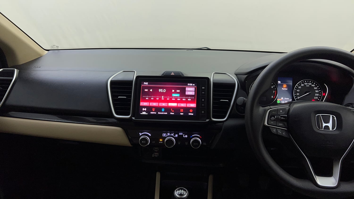 Used 2023 Honda City V Petrol MT Petrol Manual interior MUSIC SYSTEM & AC CONTROL VIEW