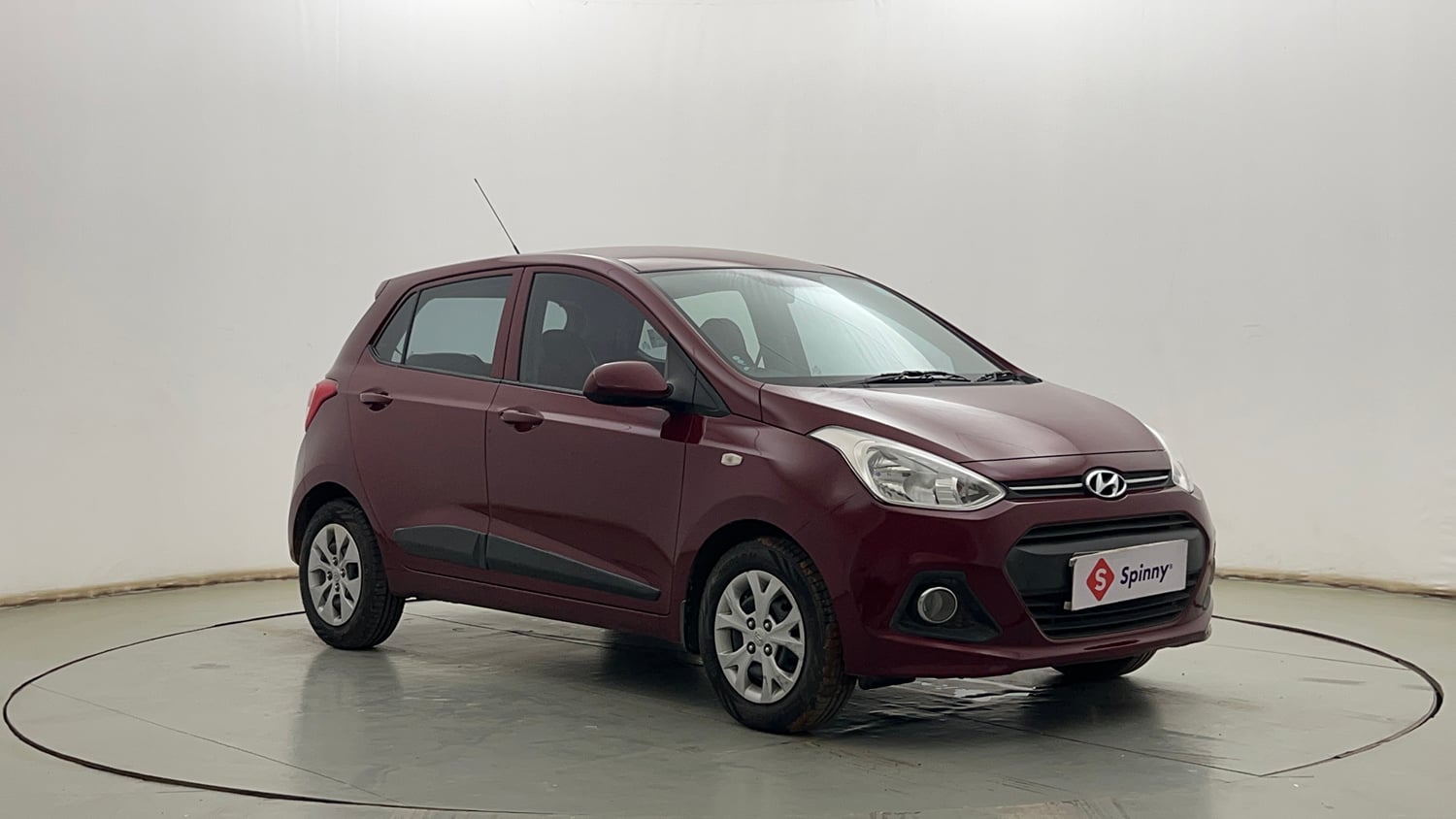 Used 2015 Hyundai Grand i10 Magna 1.2 Kappa VTVT Petrol Manual exterior RIGHT FRONT CORNER VIEW