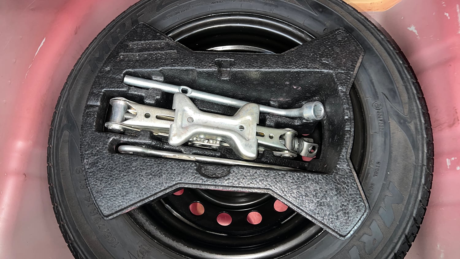 Used 2016 Maruti Suzuki Celerio ZXI (O) AMT Petrol Automatic tyres SPARE TYRE VIEW