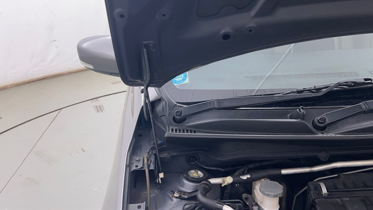 Used 2019 Maruti Suzuki Celerio ZXi (O) AMT Petrol Automatic engine ENGINE RIGHT SIDE HINGE & APRON VIEW