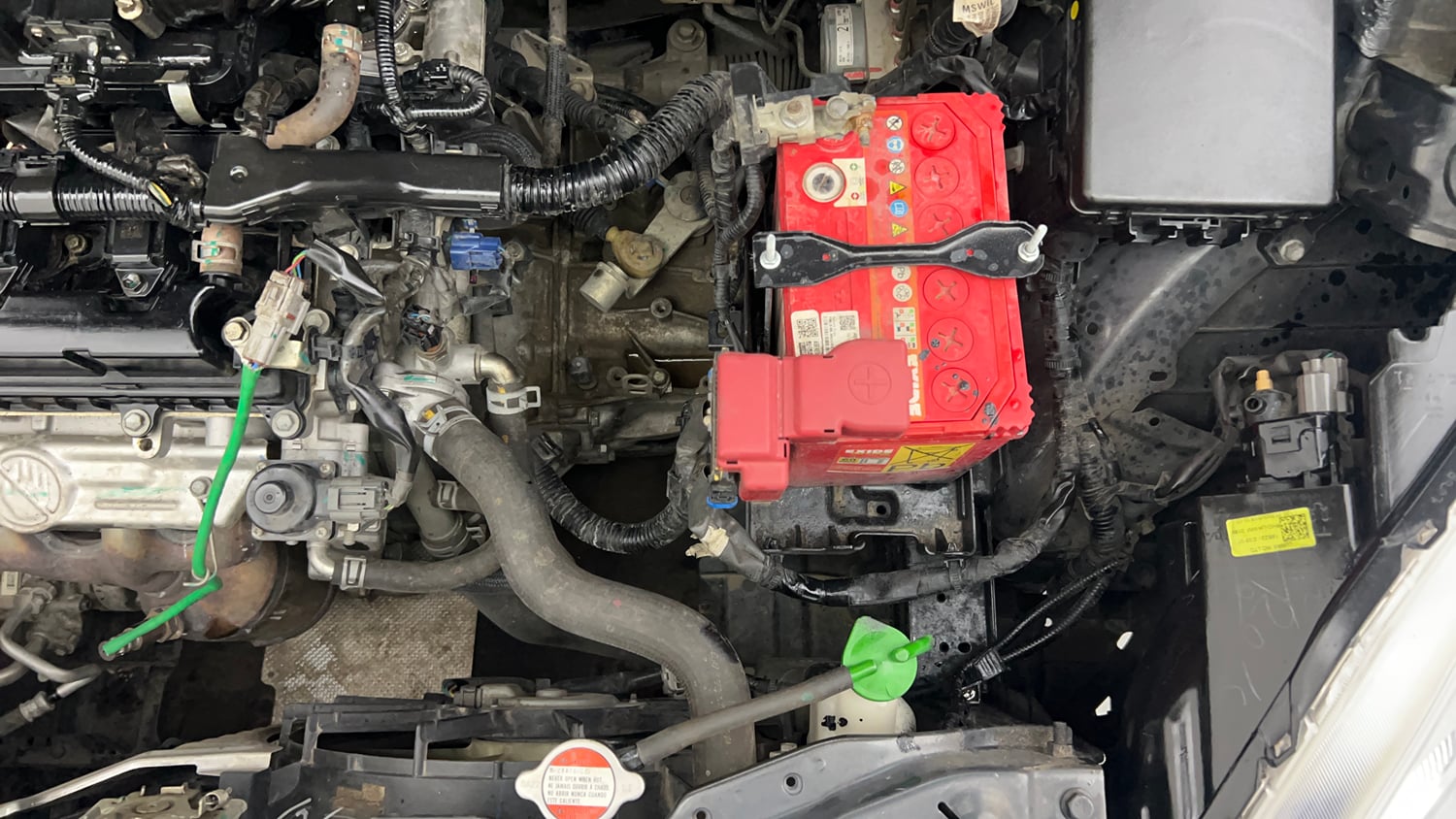 Used 2022 Maruti Suzuki Swift ZXi Petrol Manual engine ENGINE LEFT SIDE VIEW