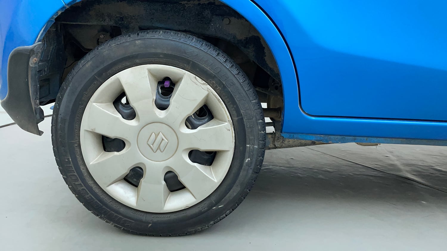 Used 2016 Maruti Suzuki Alto K10 VXi AMT Petrol Automatic tyres RIGHT REAR TYRE RIM VIEW