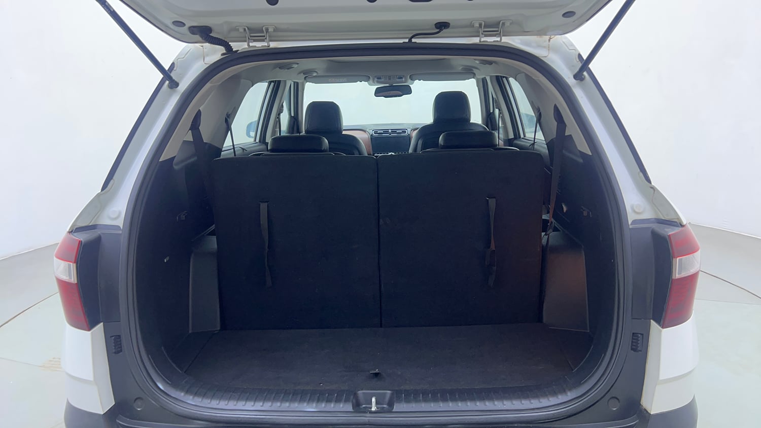 Used 2022 Hyundai Alcazar Signature (O) 6 STR 1.5 Diesel AT Diesel Automatic interior DICKY INSIDE VIEW