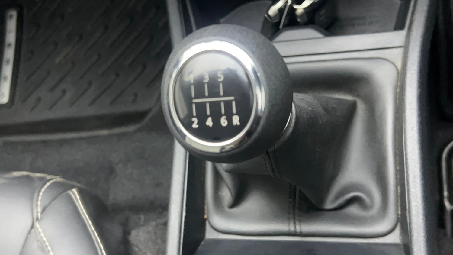 Used 2026 Tata Sierra Pure P MT Petrol Petrol Manual interior GEAR  KNOB VIEW
