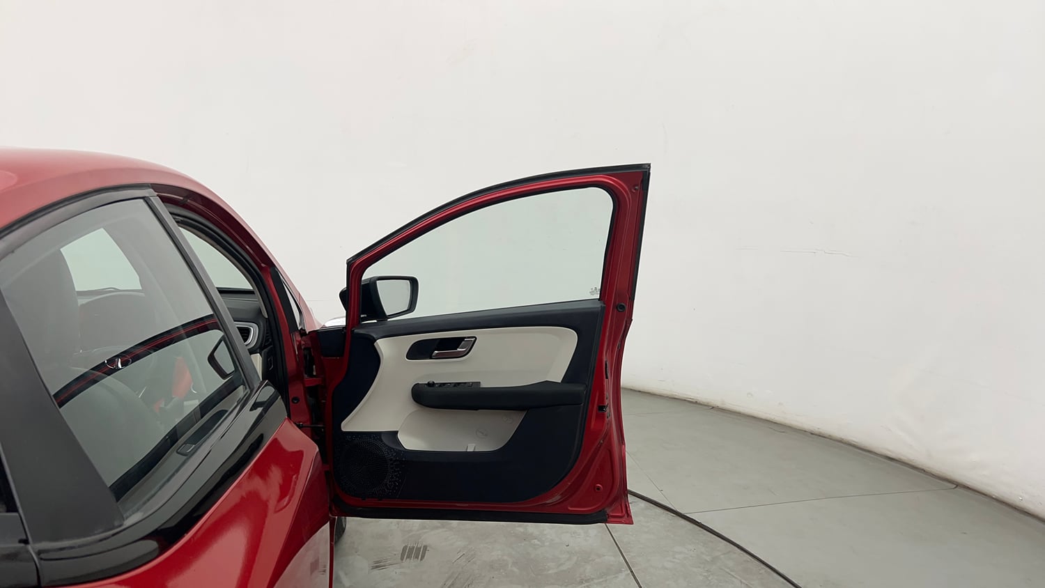 Used 2022 Tata Altroz XZA Petrol Petrol Automatic interior RIGHT FRONT DOOR OPEN VIEW