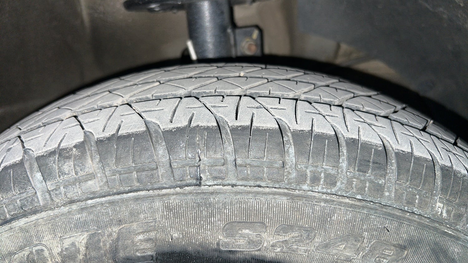 Used 2020 Maruti Suzuki Dzire VXi AMT Petrol Automatic tyres RIGHT FRONT TYRE TREAD VIEW