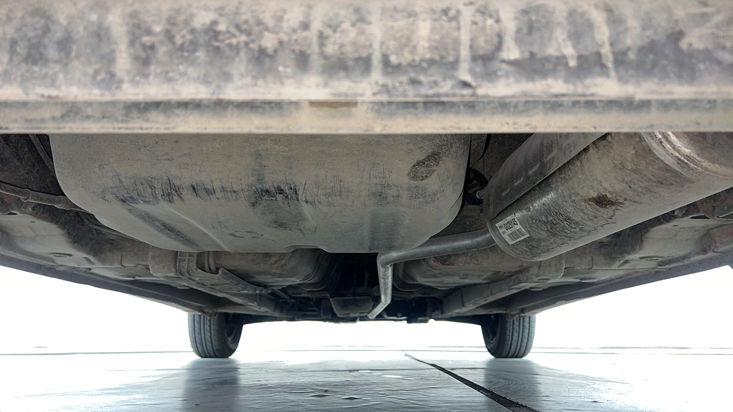Used 2015 Hyundai Eon Magna Petrol Manual extra REAR UNDERBODY VIEW (TAKEN FROM REAR)