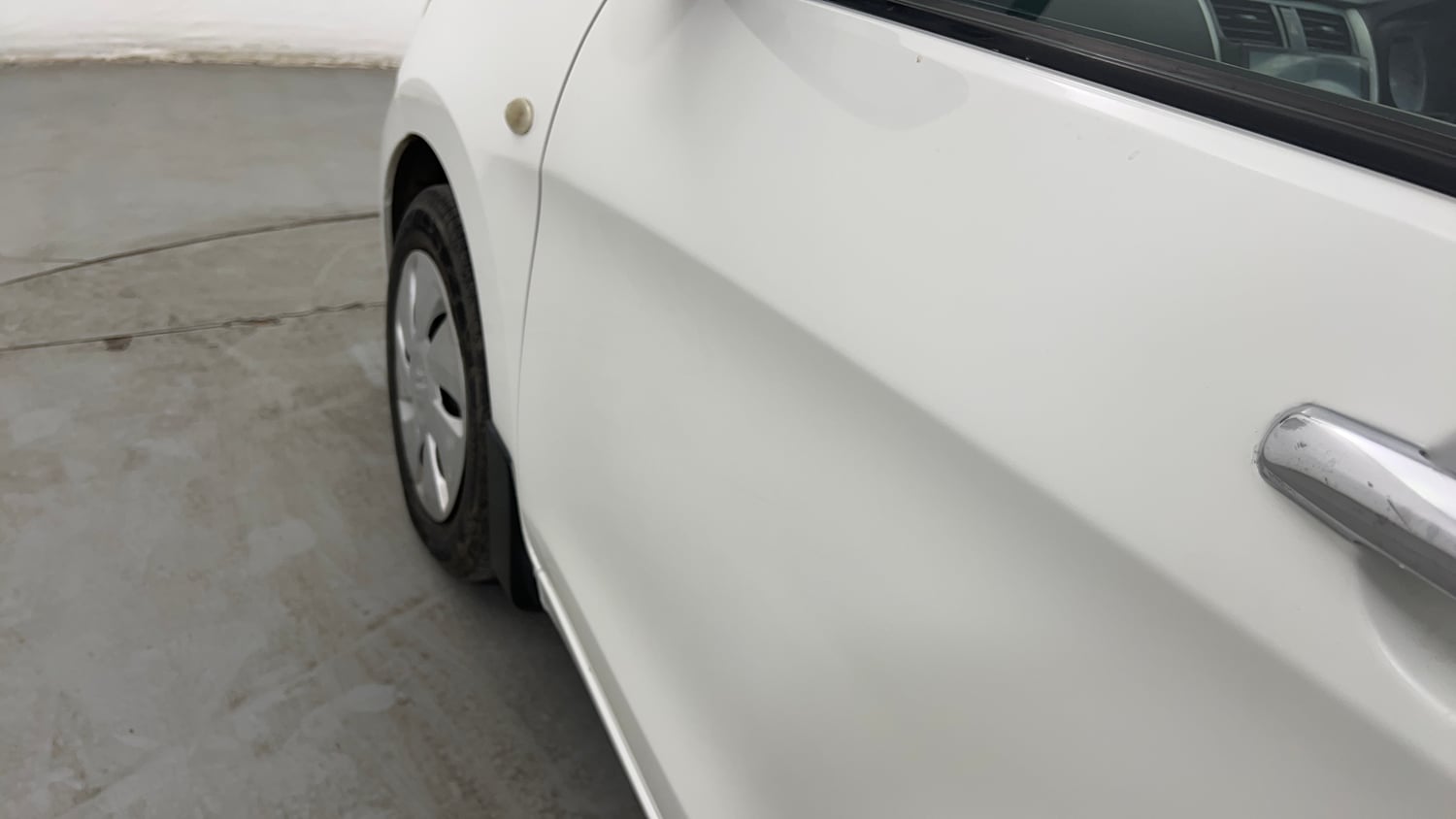 Used 2015 Maruti Suzuki Celerio VXi AMT Petrol Automatic dents MINOR SCRATCH
