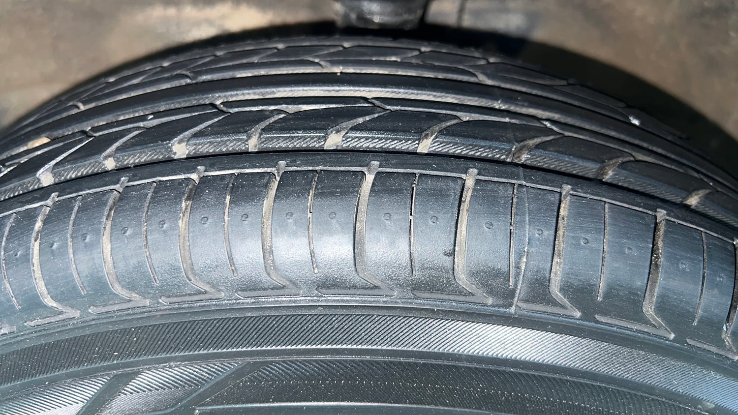 Used 2015 Maruti Suzuki Wagon R LXI Petrol Manual tyres LEFT FRONT TYRE TREAD VIEW