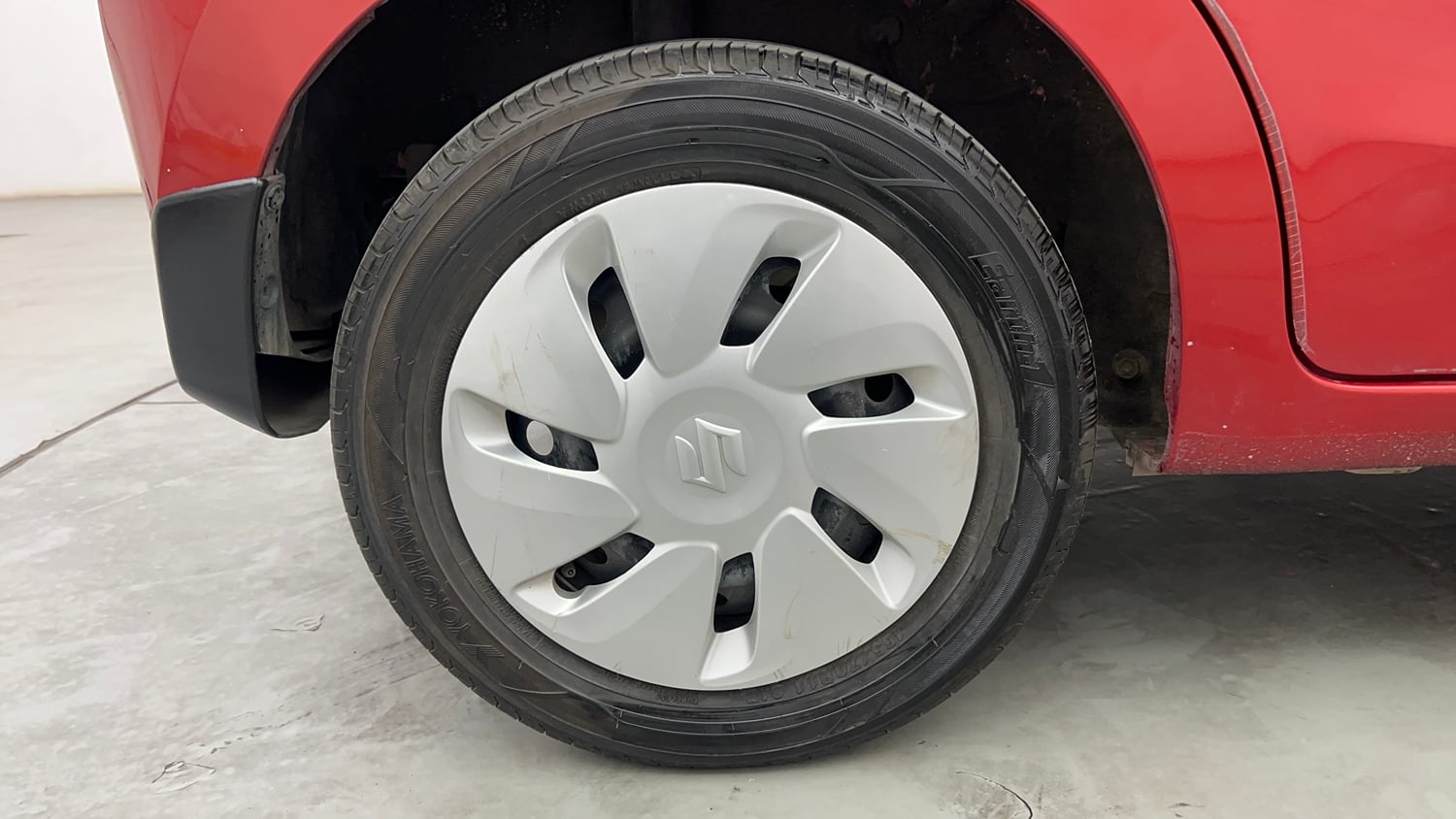 Used 2016 Maruti Suzuki Celerio ZXI (O) AMT Petrol Automatic tyres RIGHT REAR TYRE RIM VIEW