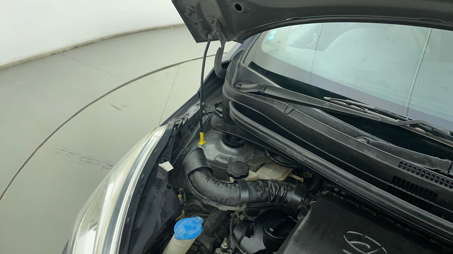 Used 2019 Hyundai Grand i10 Sportz 1.2 Kappa VTVT Petrol Manual engine ENGINE LEFT SIDE HINGE & APRON VIEW