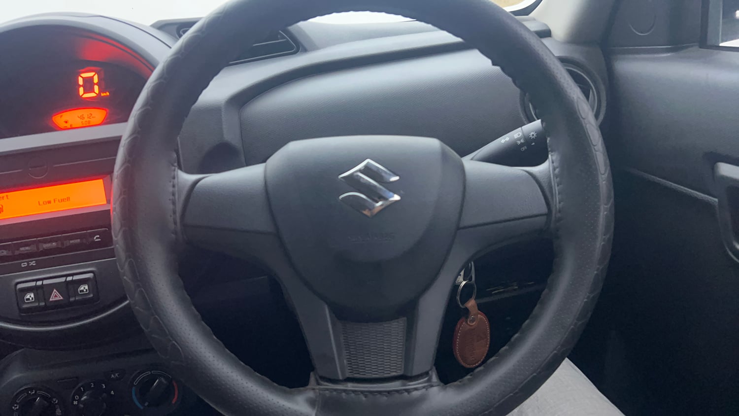 Used 2022 Maruti Suzuki S-Presso VXi (O) Petrol Manual interior STEERING VIEW