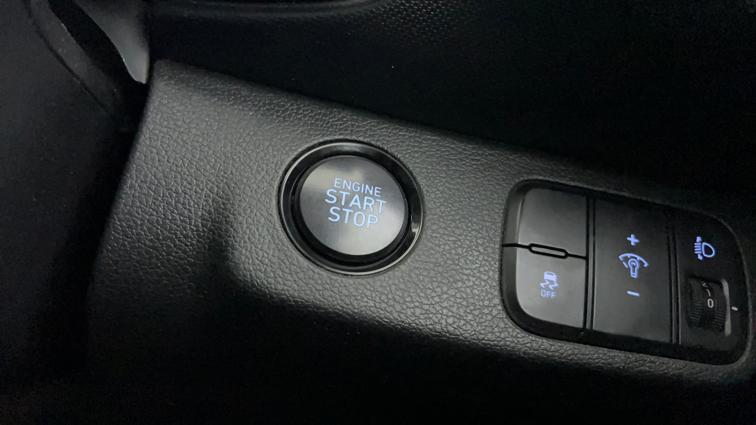 Used 2019 Hyundai Venue SX Plus 1.0 Turbo DCT Petrol Automatic top_features Keyless start
